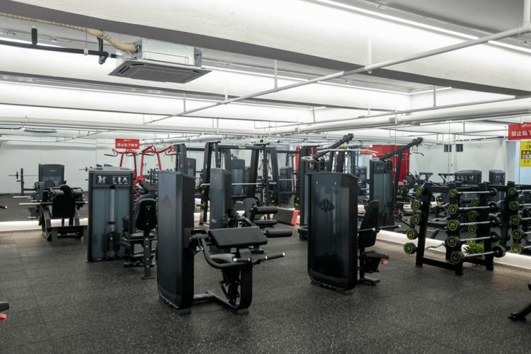 器材超全，每日限时免费使用！九龙坡这个新建的邻里运动中心，等你来练